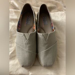 Bob’s espadrilles gray shoes, size 8